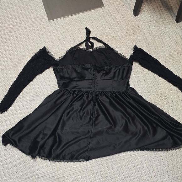 Black Gothic Lace Dress - Picture 6 of 14